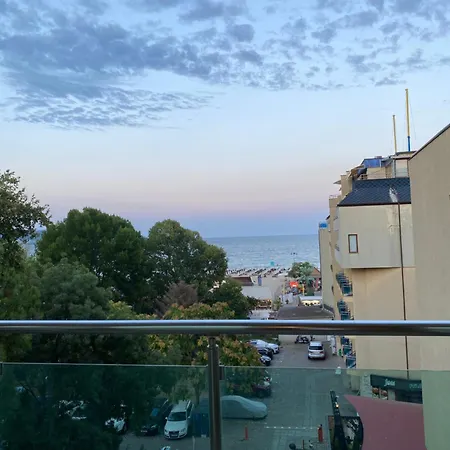 דירה Central Beach Apartament סאני ביץ'